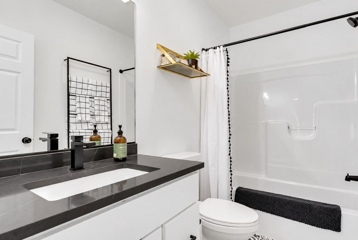 Harding House bathroom tub shower