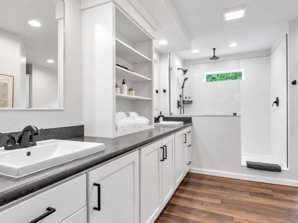 Modern Farmhouse modular home primary bathroom