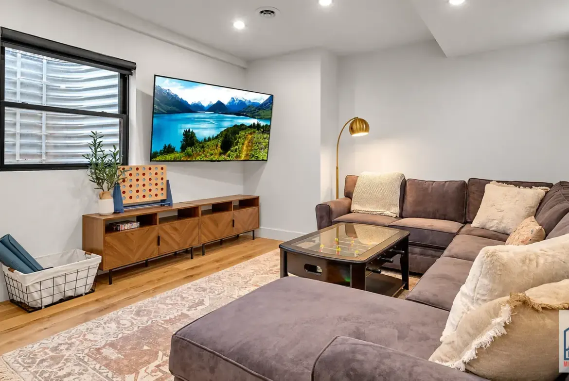Cornerhouse family room
