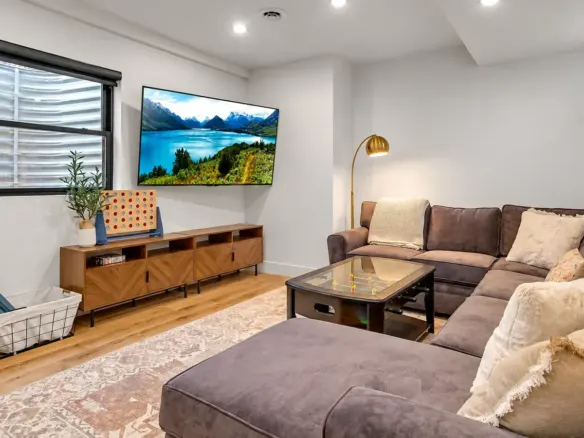 Cornerhouse family room